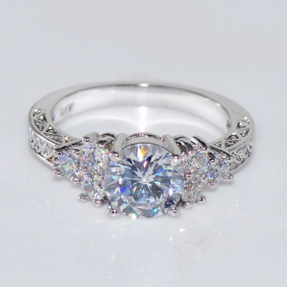 ✨ NEW 18k White Gold Eternity Diamond Ring